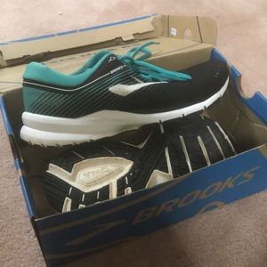 Brooks Launch 5 running shoes